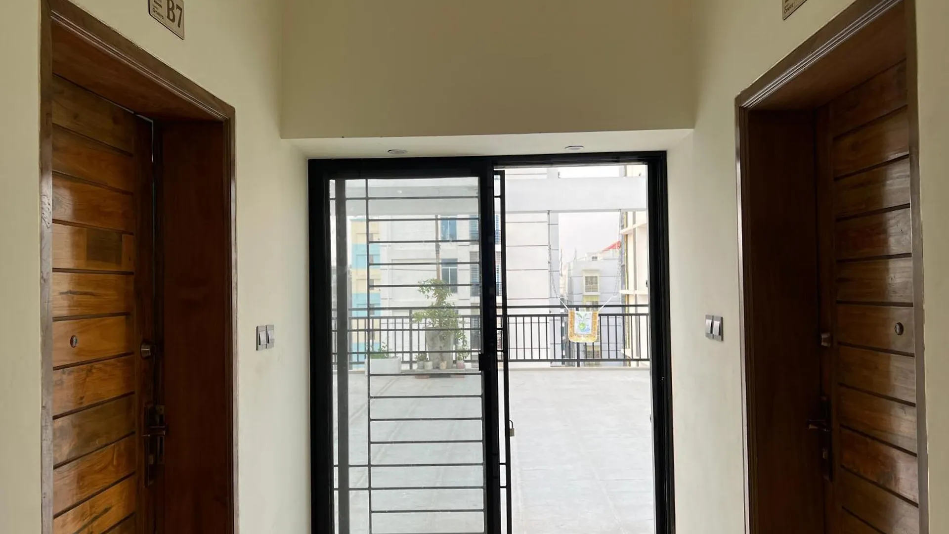 Fully Furnished, One Bedroom Apartment With Kitchen, Washroom Etc B007 Dhaka Bangladesz